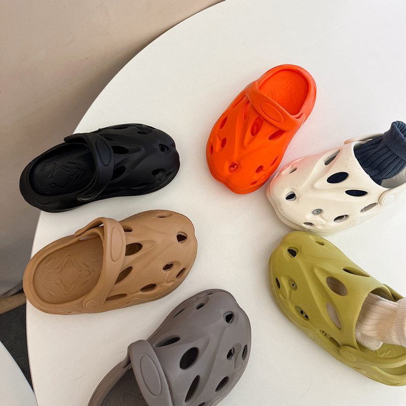 Children's Hole Shoes Summer Boys And Girls EVA Beach Shoes Baby Anti Slip Slippers