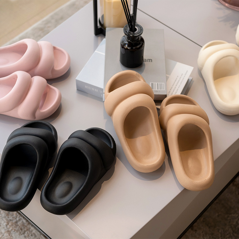 New Design Solid Color Slippers Ladies Outdoor Beach Shoes Wholesale Flat Slides Summer Sandals for Women
