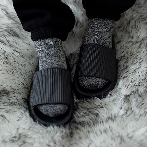 Comfy And Versatile Pillow Cloud Slides